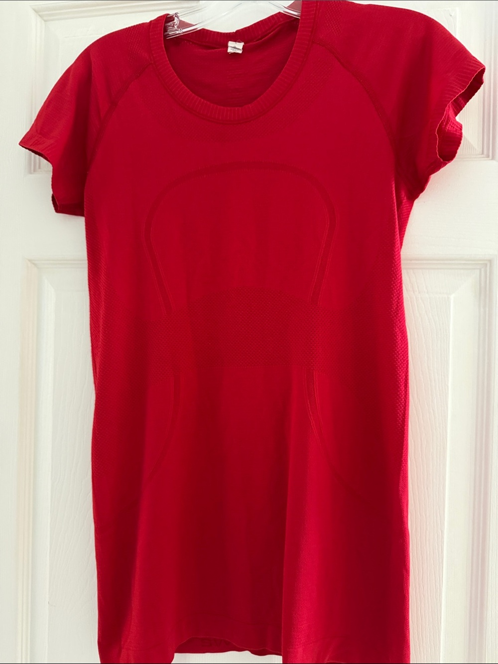 Size 8 Lulu Red Swiftly Tech Short Sleeve 2.0